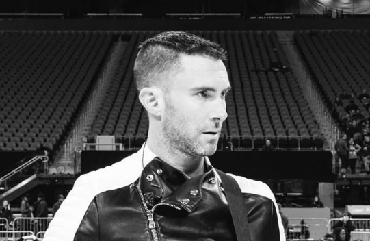 Pesan Emosional di Balik Makna Lagu Payphone Maroon 5