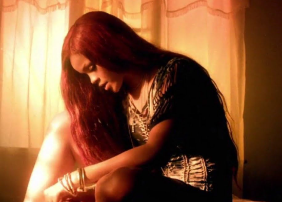 makna-lagu-man-down-rihanna
