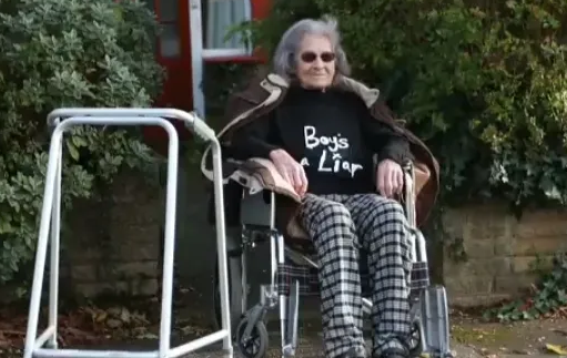 Review Makna Lagu Boy’s a Liar: Rasa Tidak Aman Wanita