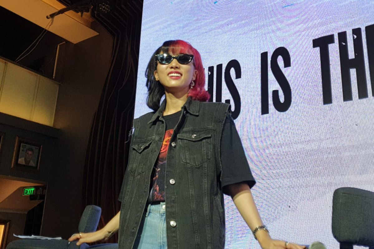 Berita Musik Isyana Sarasvati Eksperimen Opera Terbaru